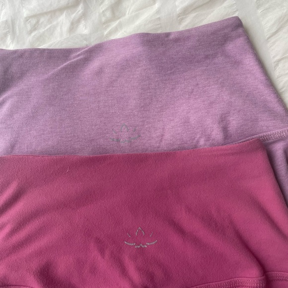 (2 pairs) Beyond Yoga Valentines' Day Balletcore bundle - Picture 5 of 10